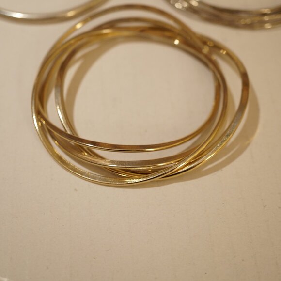 LOT OF BANGLE BRACELETS GOLD TONE AND SILVER TONE VINTAGE - Picture 2 of 6